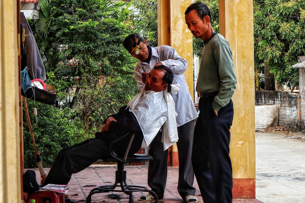 産後の抜け毛対策に美容院に行くべきタイミングは？