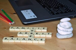 産後の抜け毛におけるホルモンバランスの回復方法は？