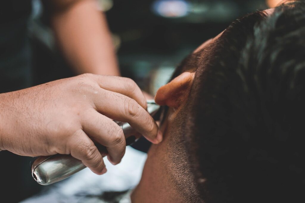 産後に髪の毛がごっそり抜けることへの不安を解消する方法は？