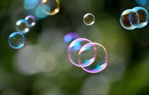 産後の抜け毛がつむじで薄い原因と対策は？